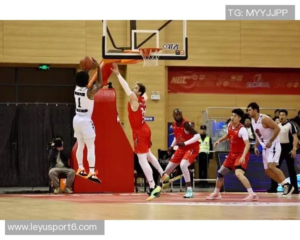 无限我的城在2025至2026赛季NBL常规赛第十轮中精彩表现与战况分析